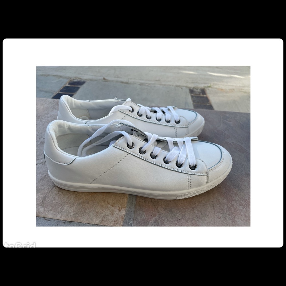 EUC Coach white sneakers